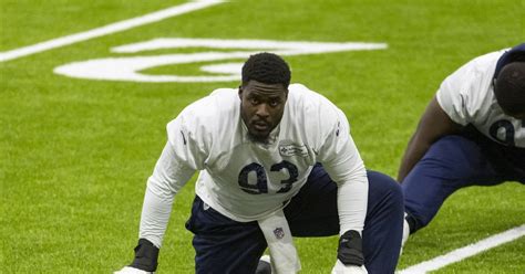 Chicago Bears defensive lineman Justin Jones rips Green Bay Packers fans: ‘Half of them don’t even know football’